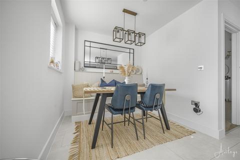 62 Glamorgan Green, Llandarcy, Neath, SA10 6FB