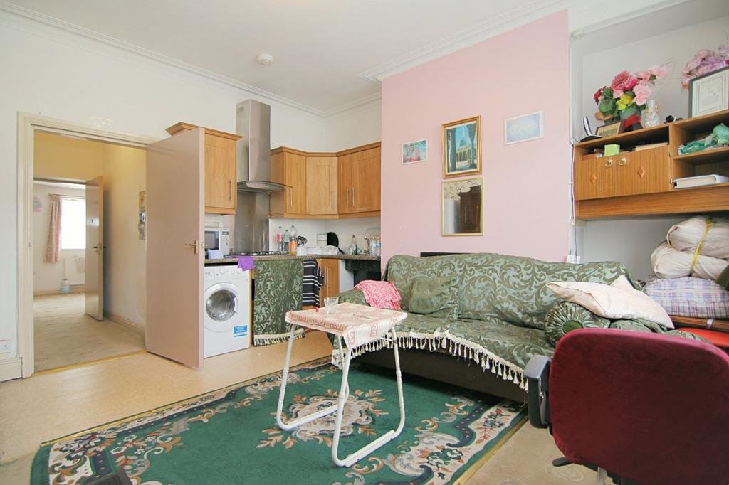 Lounge/Kitchen
