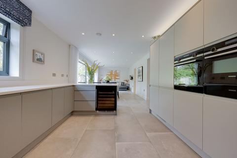 4 bedroom detached house for sale, Appletree Close, Burgess Hill, RH15
