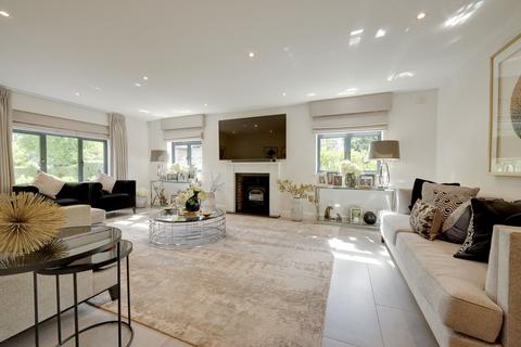 4 bedroom detached house for sale, Appletree Close, Burgess Hill, RH15