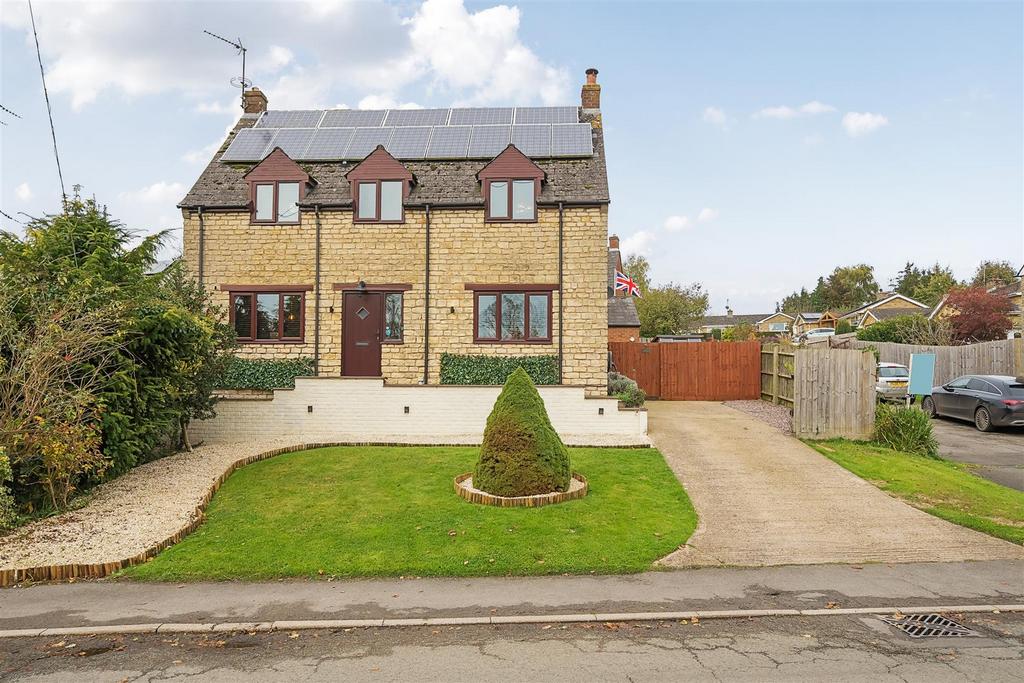 1 Wappenham Road, Helmdon (1).jpg
