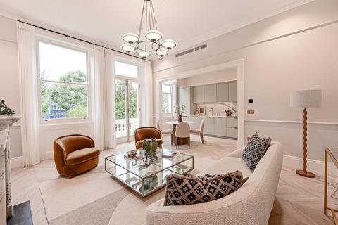 2 bedroom flat for sale, Earls Court Square, Earls Court, London, SW5