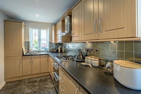 6 Batchelor Close, Stourbridge, DY8 4AX