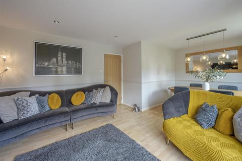 6 Batchelor Close, Stourbridge, DY8 4AX