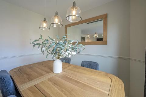 6 Batchelor Close, Stourbridge, DY8 4AX