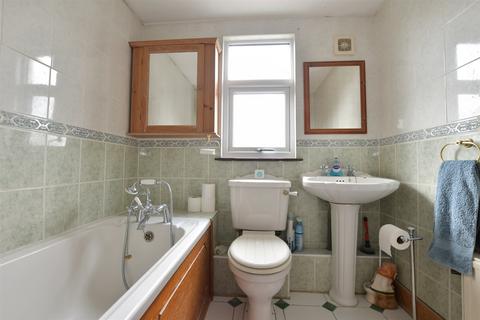 39 Bassett Gardens, North Weald, Epping, CM16 6DB