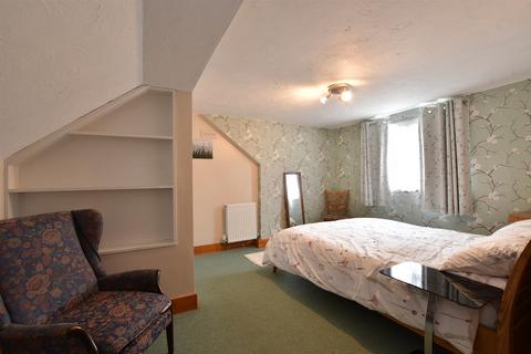 39 Bassett Gardens, North Weald, Epping, CM16 6DB