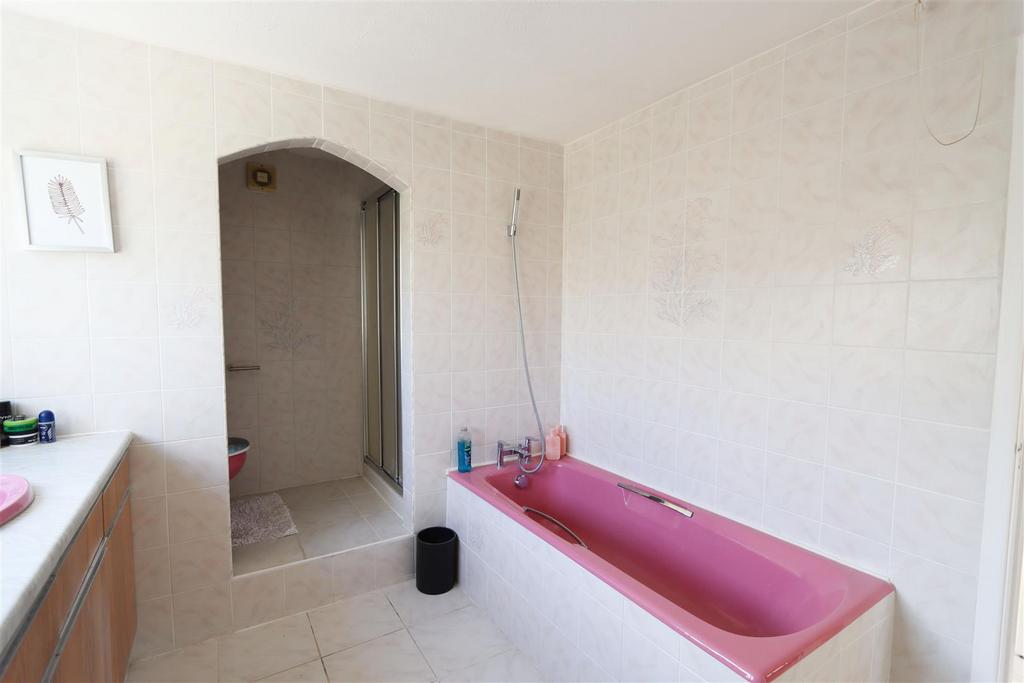 Bathroom edit 2.jpeg