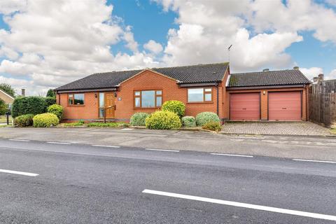 2 bedroom detached bungalow for sale, Carlton Road, Wilbarston LE16