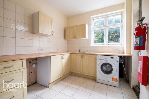 undefined, Forest Hill Road, London
