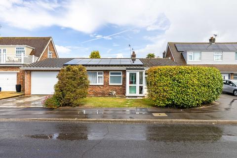 2 bedroom detached bungalow for sale, Singleton Close, Aldwick, Bognor Regis, West Sussex PO21