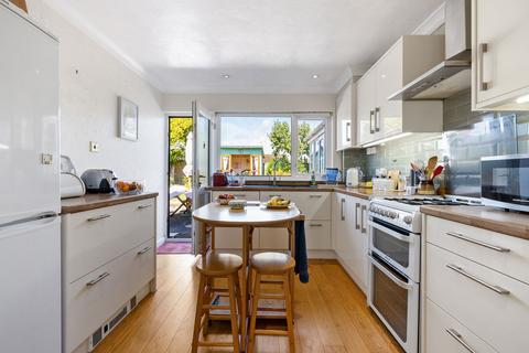 2 bedroom detached bungalow for sale, Singleton Close, Aldwick, Bognor Regis, West Sussex PO21