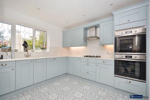 undefined, Tyle Green, Emerson Park, Hornchurch, RM11