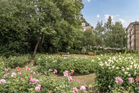 3 bedroom apartment for sale, Avenue Close, Avenue Road, London, NW8