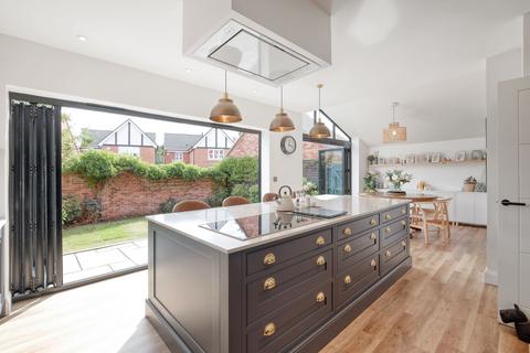 16 Hastings Close, Wythall, Birmingham, B47 6AW