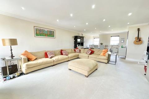 38 Ashbourne Drive, Weston, Crewe, CW2 5FY