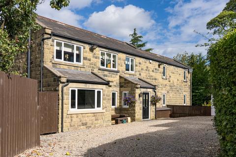 undefined, Gladstone Crescent, Rawdon, Leeds, West Yorkshire, LS19
