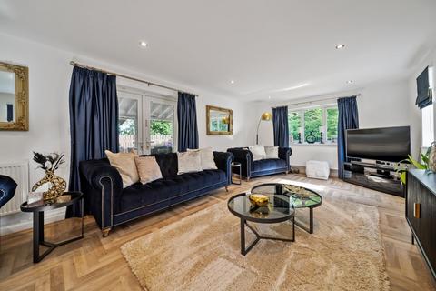 undefined, Gladstone Crescent, Rawdon, Leeds, West Yorkshire, LS19