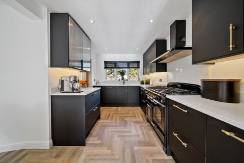 undefined, Gladstone Crescent, Rawdon, Leeds, West Yorkshire, LS19