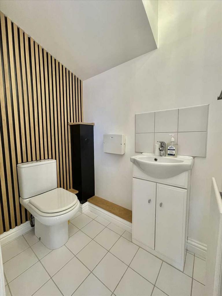 Ground floor w.c.