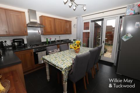 3 bedroom end of terrace house for sale, Lilliana Way, Bridgwater TA5