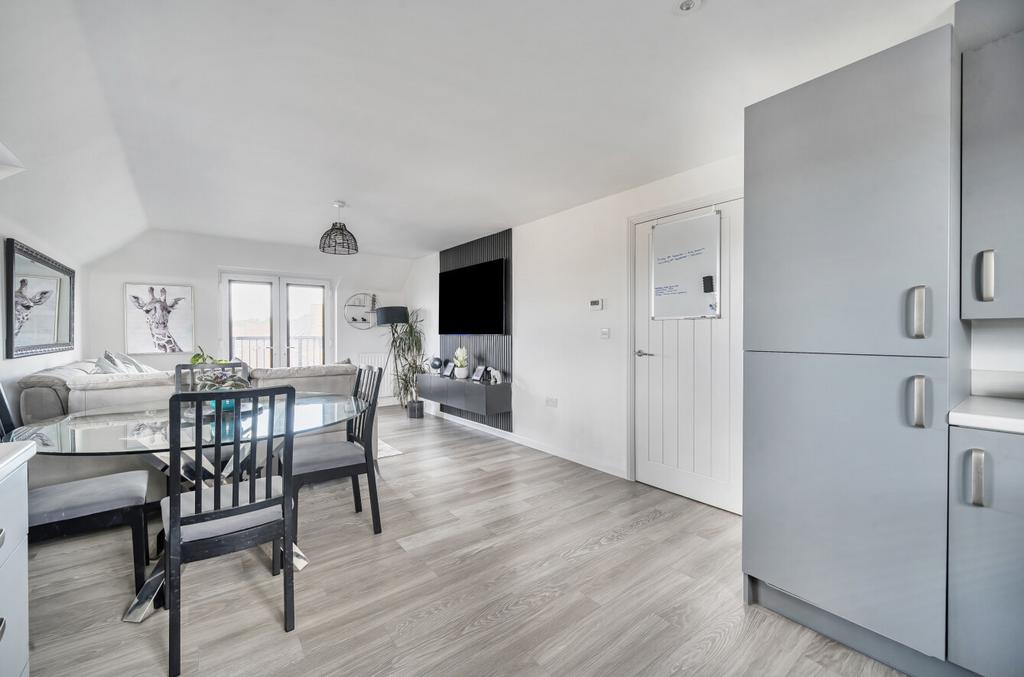 1348745-9-68b97d4...