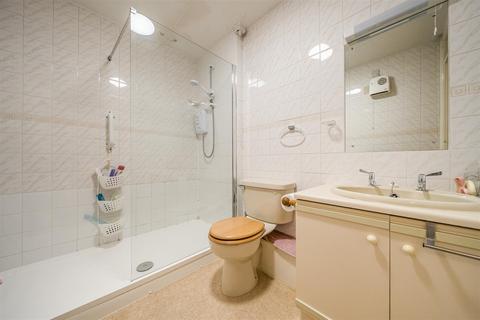 2 bedroom apartment for sale, Flat 213 The Cedars, Abbey Foregate, Shrewsbury, SY2 6BY