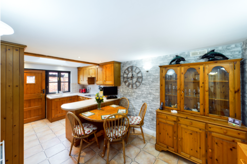 2 bedroom detached house for sale, Halstead Road, Colchester CO6