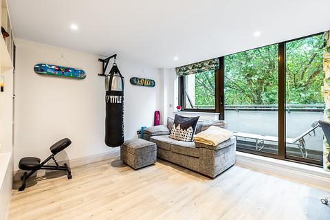 undefined, Flat ,  Chiswick High Road, London W4