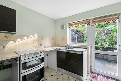 undefined, Byron Avenue, Coulsdon, CR5 2JS