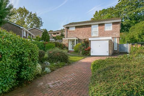Byron Avenue, Coulsdon, CR5 2JS