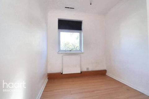 Spinis, Bracknell