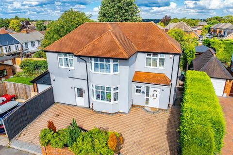 Whitehill Avenue, Luton