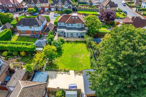 undefined, Whitehill Avenue, Luton