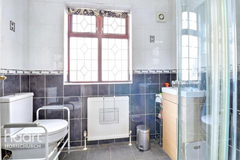 247 Warren Drive, Hornchurch, RM12 4PL