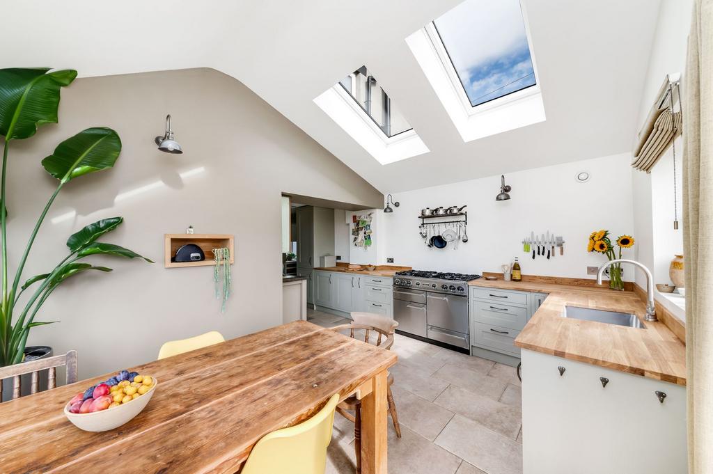 Dining kitchen