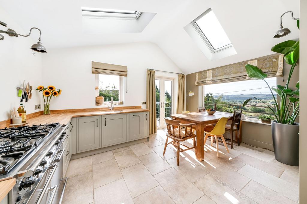 Dining kitchen