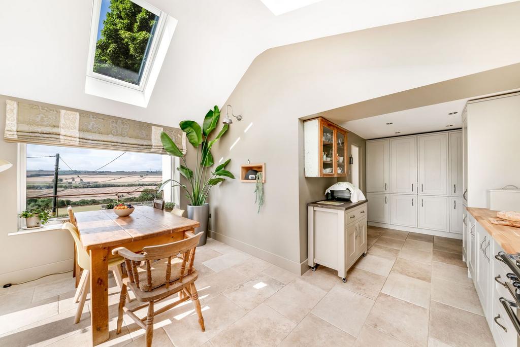 Dining kitchen
