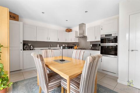 4 bedroom detached house for sale, Taylor Gardens, Evesham WR11