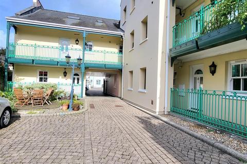 undefined, Wimbledon Court, Tenby
