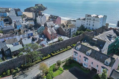 undefined, Wimbledon Court, Tenby