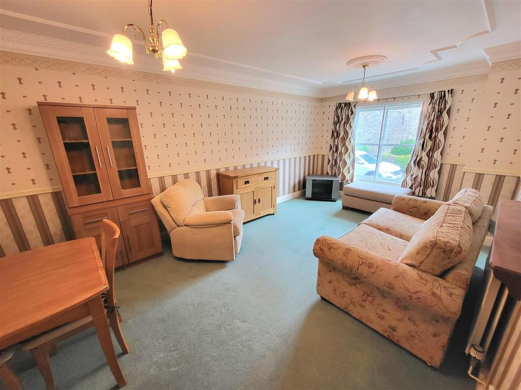Living/Dining Room