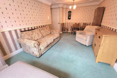 undefined, Wimbledon Court, Tenby
