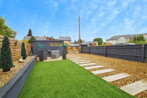 3 bedroom cottage for sale, The Green, Swindon SN6