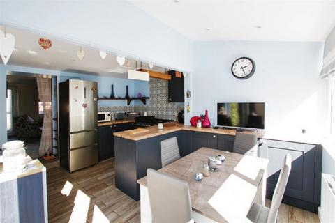 3 bedroom cottage for sale, The Green, Swindon SN6