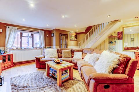 4 bedroom semi-detached house for sale, Dunwood Rise, Buckinghamshire HP13