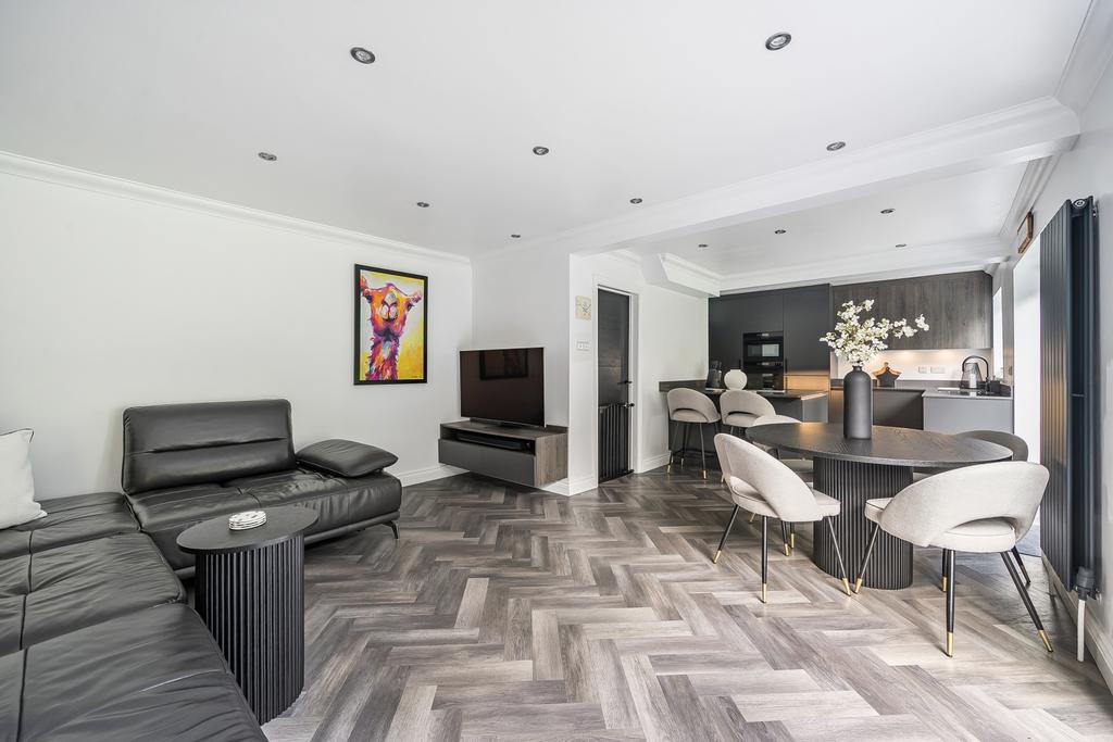 Kitchen Lounge 2