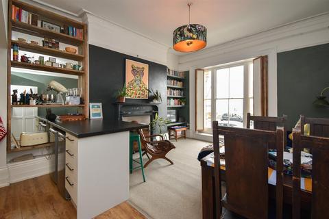 2 bedroom flat for sale, Eversfield Place, St. Leonards-On-Sea TN37