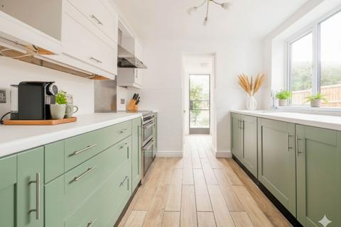 3 bedroom semi-detached house for sale, High Road, Rayleigh SS6