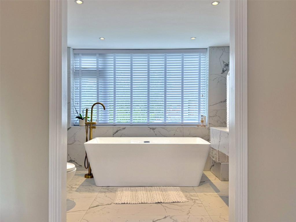 Master En-Suite